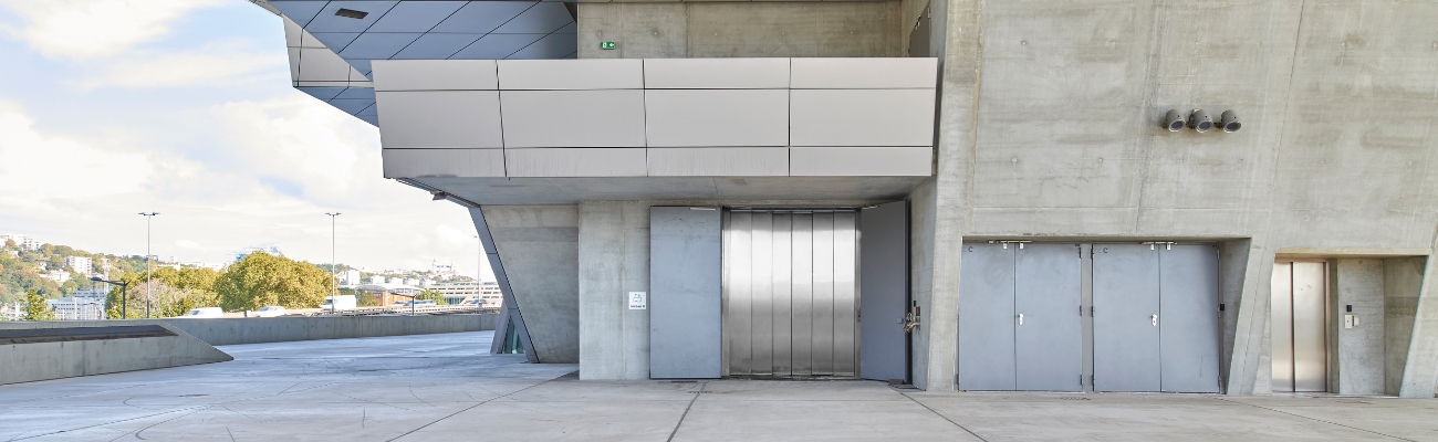 Installation of a GAIA 6VOC Solid Automatic Door at the Musée des Confluences in Lyon
